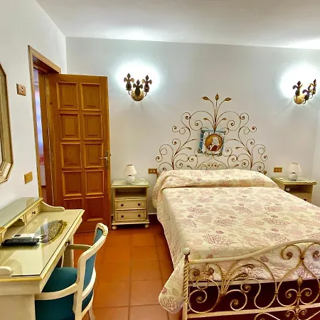 Ξενοδοχείο Grazia Deledda 3*