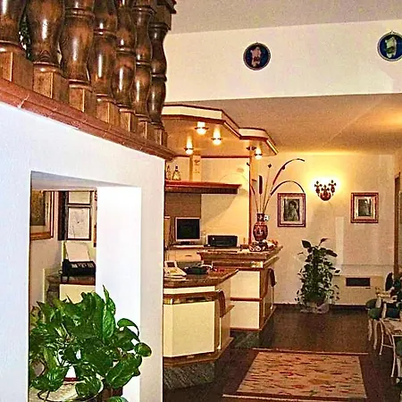 Hotel Grazia Deledda 3*