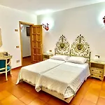 Отель Grazia Deledda 3*