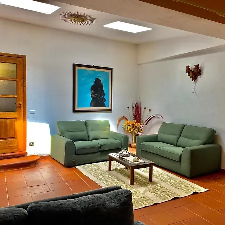 Grazia Deledda ホテル 3*