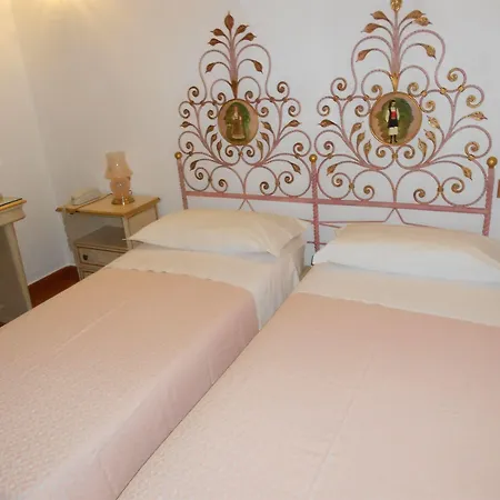 Grazia Deledda 3*
