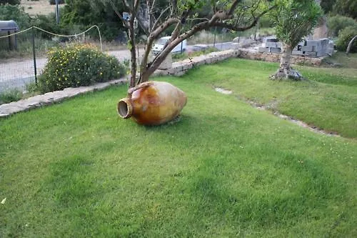 فندق Grazia Deledda أرتْساكينا