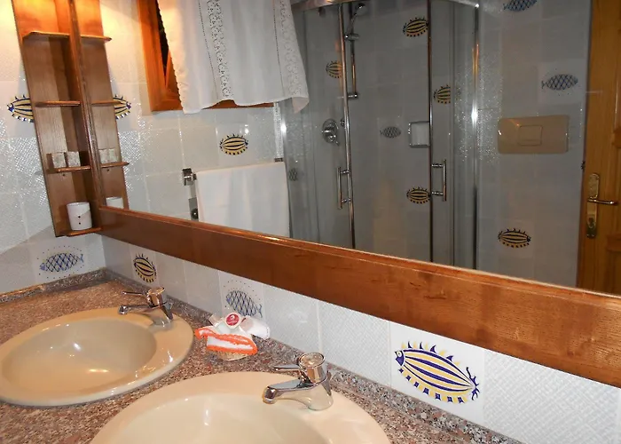 Grazia Deledda فندق أرتْساكينا