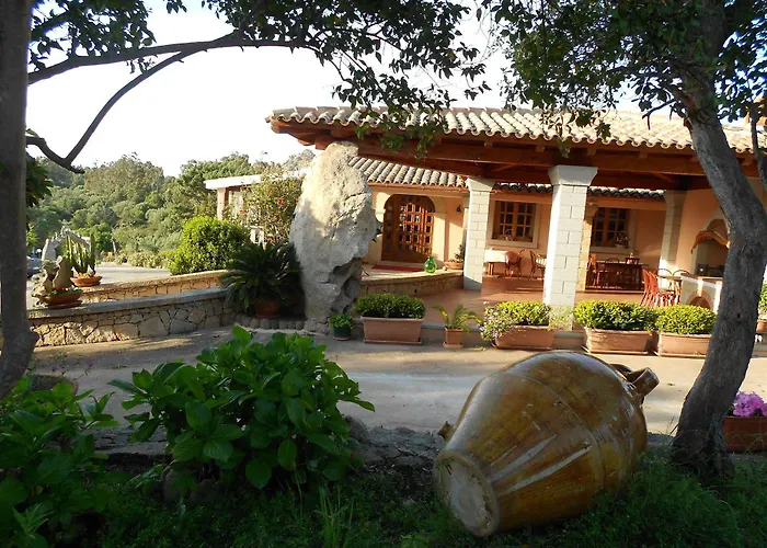 فندق Grazia Deledda أرتْساكينا