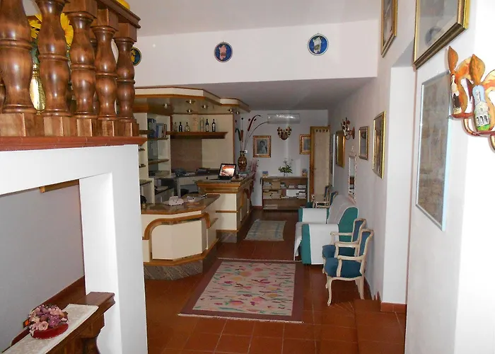 فندق Grazia Deledda أرتْساكينا